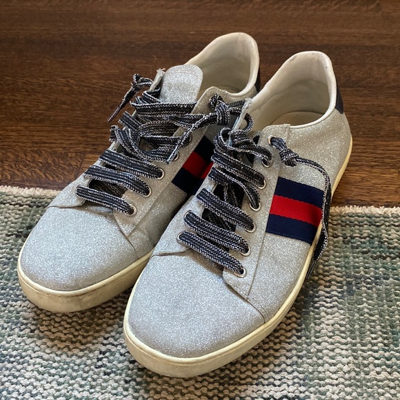 Women’s Authentic Gucci Leather Ace Sneakers Silver Sz 9.5. Great Condition. - Picture 1 of 8